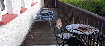 Spacious 6-bed House 10 Minutes From Knock Airport