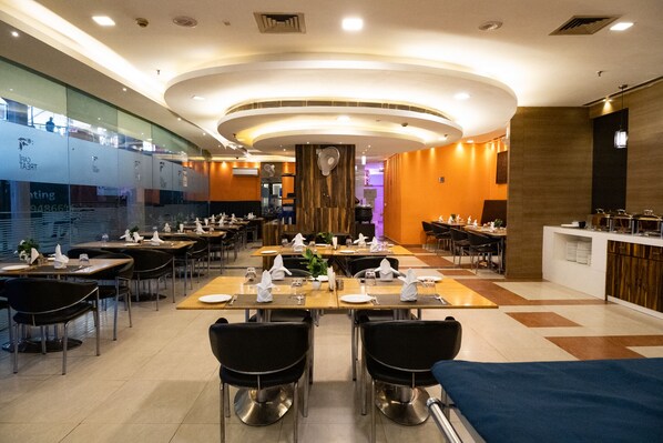 Restaurant - Hotel Hyphen Premier Meerut (Meerut)