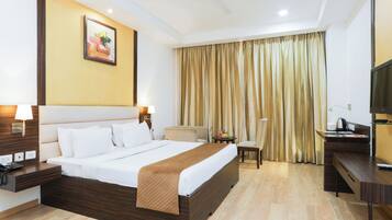 Superior Double Room | 1 bedroom, iron/ironing board, free WiFi, bed sheets