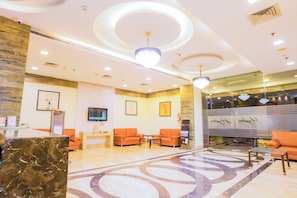 Lobby sitting area - Hotel Hyphen Premier Meerut (Meerut)