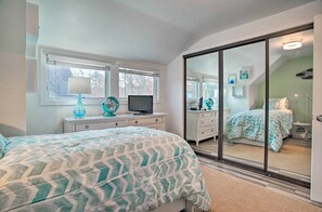 2 habitaciones, escritorio y espacio para trabajar con laptop 