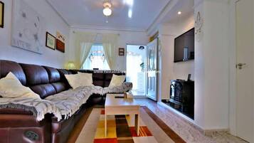 Een smart-tv en een stereo