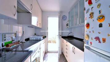 冰箱、微波炉、烤箱、洗碗机