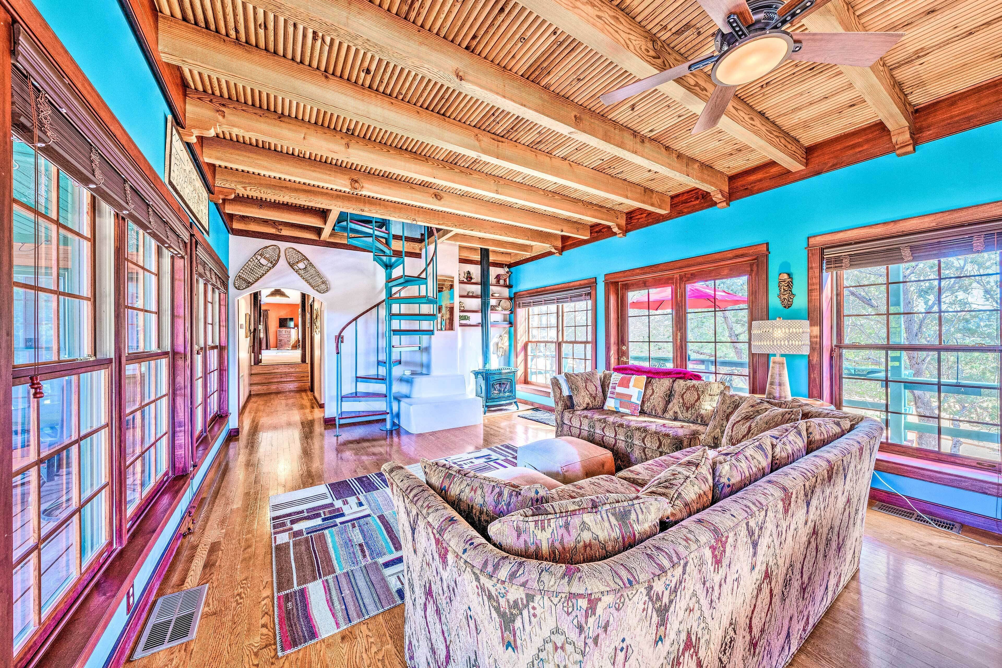 Vibrant Alto Hideaway w/ Sierra Blanca Views!