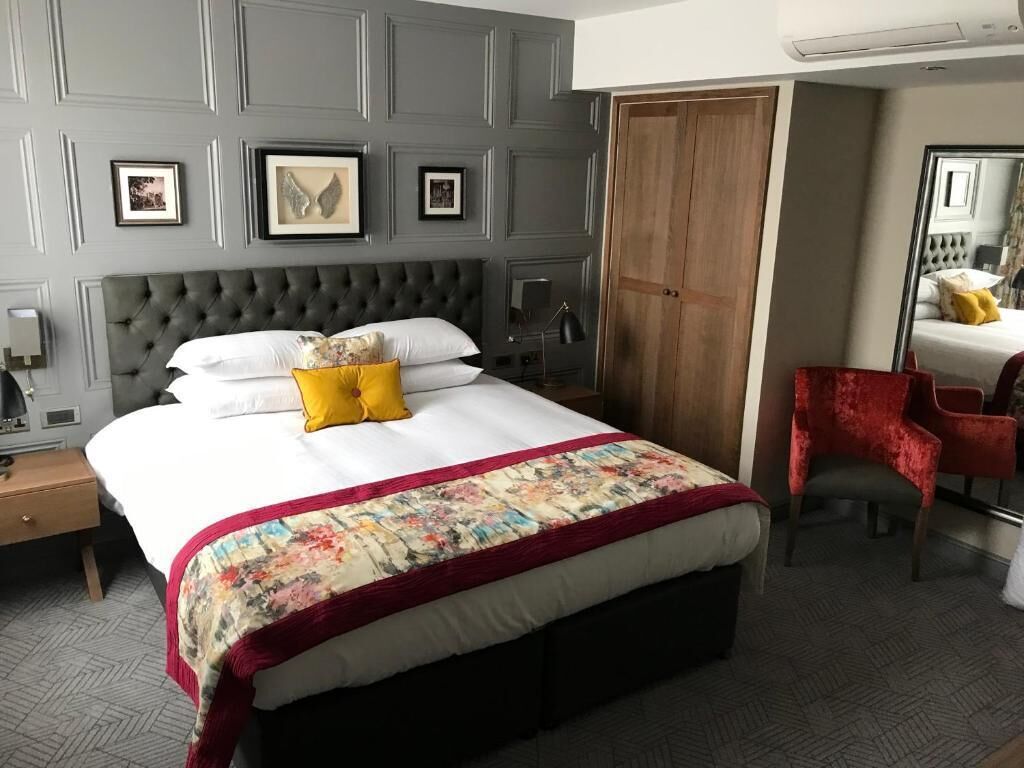 Luxury Double Room, Housekeeping | Iron/ironing board, free WiFi, bed sheets