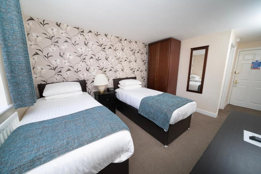 Fer et planche à repasser, Wi-Fi gratuit, draps fournis