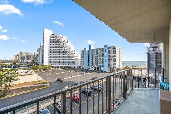 Property grounds - 9400 Building - Ocean Views in this 2 Bedroom with Outdoor Pool! (Ocean City)
