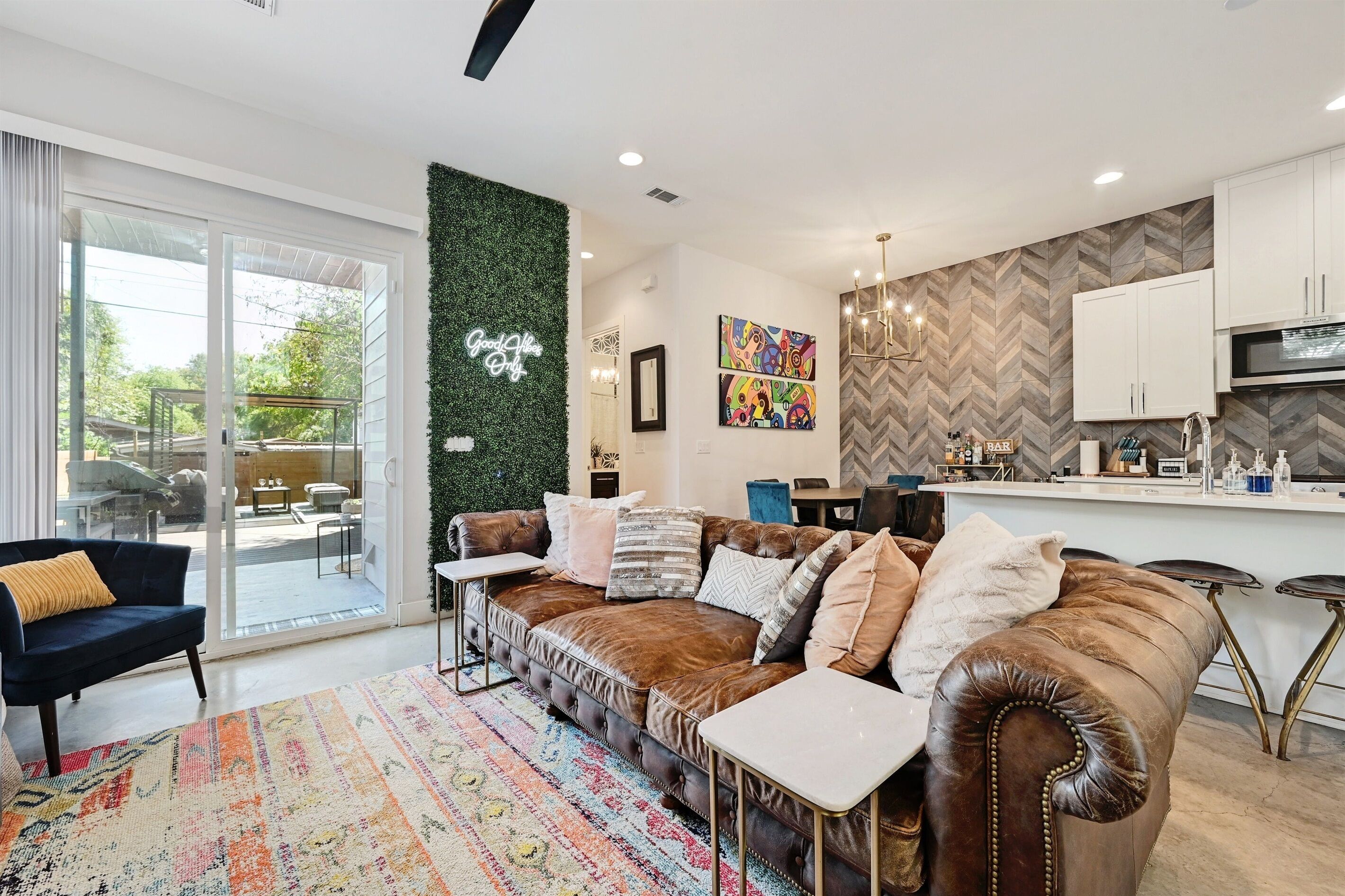 智能電視、壁爐