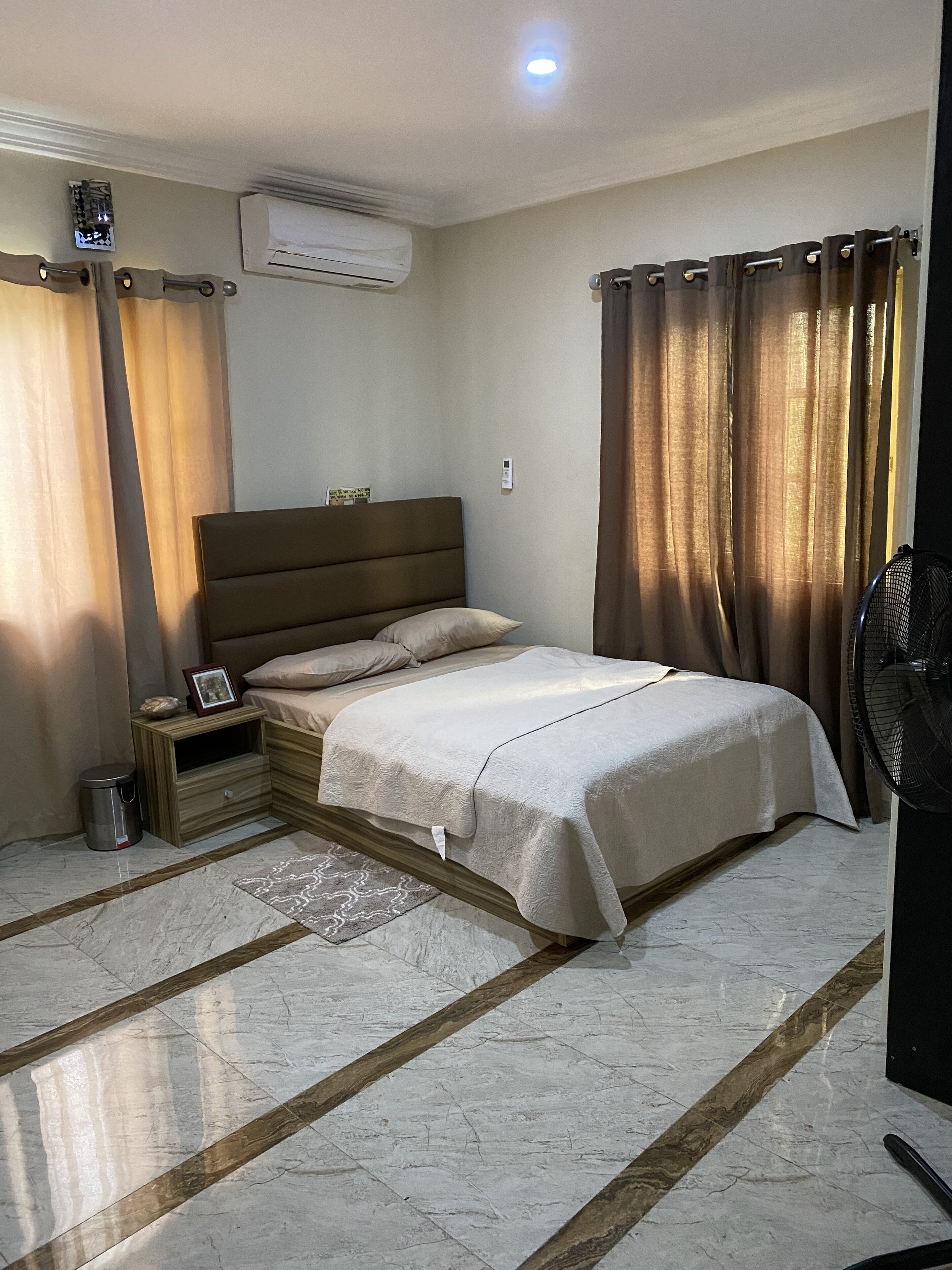 2 dormitorios, tabla de planchar con plancha, wifi gratis y ropa de cama