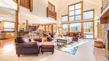 Flat-screen TV, fireplace