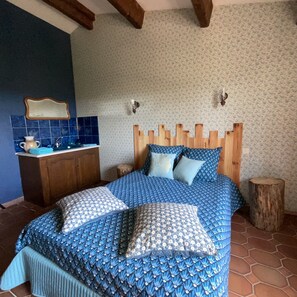 4 chambres, accès au Wi-Fi (inclus), literie fournie