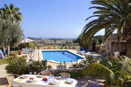 Tanca - Typical Finca with Private Pool, Sleeps 8, A/C, Wi-Fi, Near Cala d'Or