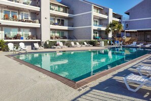 Pool - Gulf Views & Resort Perks: Walkable Galveston Gem (Galveston)