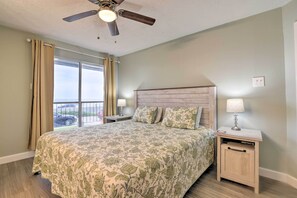2 bedrooms, iron/ironing board, Internet, bed sheets - Gulf Views & Resort Perks: Walkable Galveston Gem (Galveston)