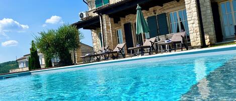 Piscina a l'aire lliure