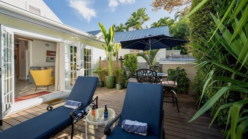 **CASA AMARILLA** Old Town Cottage &  Pool + Last Key White Glove Service...