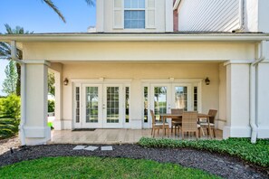 Outdoor dining - Heritage Crossing Paradise | 1st Floor | Reunion Resort Membership (Kissimmee)