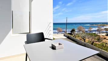 Studio, Partial Sea View (4, with Balcony) | ํด๋ณ/๋ฐ๋ค ์ ๋ง