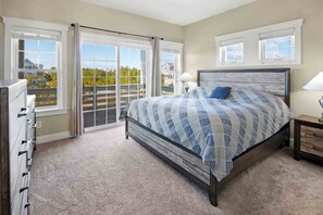 8 bedrooms, free WiFi, bed sheets