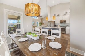 Dining - Semi-Oceanfront Home w/ Private Pool, Tiki Bar, Hot Tub (Salvo)