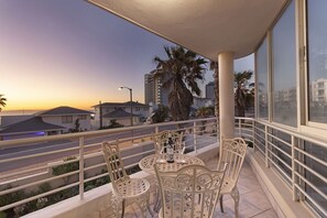 Apartment (2 Bedrooms) | Interior - The Bay A101 (Cape Town)