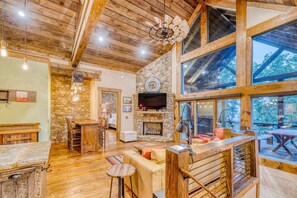 TV, fireplace, offices