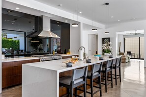 Dining - 3rd Rock - Ultra-Luxury Palm Springs Retreat (Palm Springs)