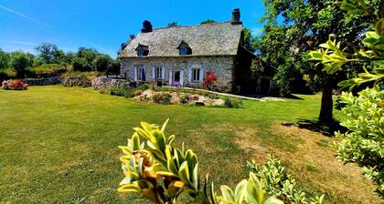 GITE4*IN THE HEART OF AUVERGNE WITH BALNEO AND SAUNA