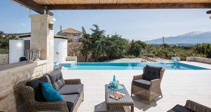 Villa Melodie, fantastic pool & terraces, sea view
