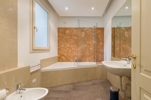 Bathroom - Point of View (Verona)