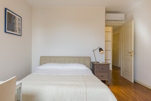 Appartement Deluxe | 4 chambres, fer et planche à repasser, lit parapluie, Wi-Fi gratuit