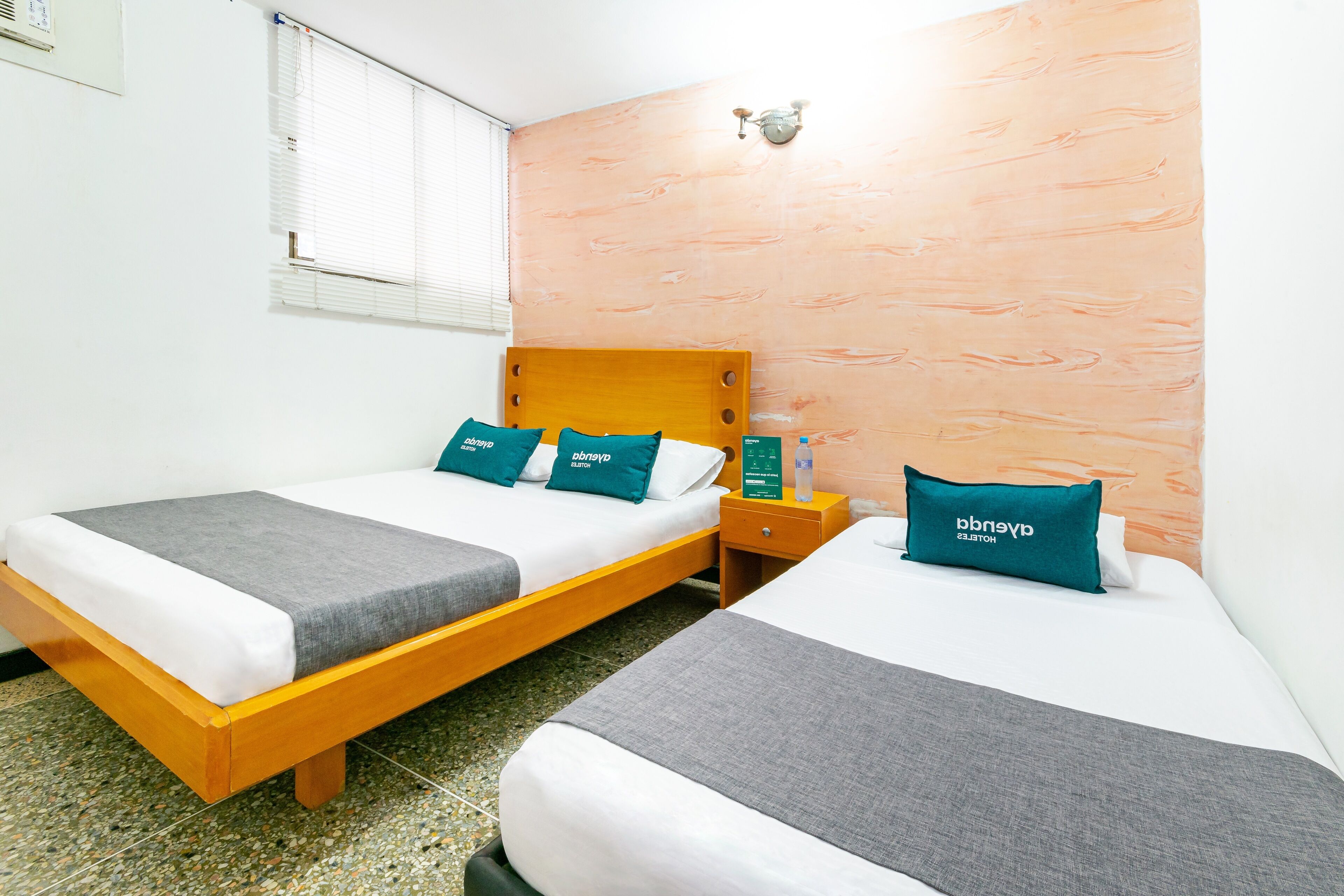 hypo-allergenic bedding, free wifi, bed sheets