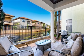 House, Multiple Beds (Villa Lago 1975 S2G 4BR 4BA 10) | Balcony
