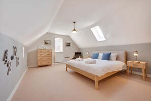 4 dormitorios, tabla de planchar con plancha, wifi gratis y ropa de cama