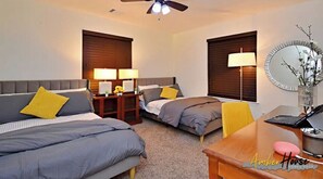 4 bedrooms, iron/ironing board, free WiFi, bed sheets - Stunning 4BR 2BA Sleeps 12 in the Heart of Round Rock (Round Rock)