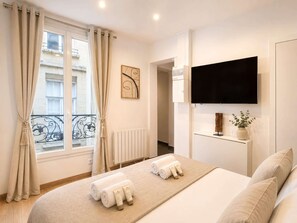 1 chambre, fer et planche à repasser, lit de bébé portatif, Wi-Fi