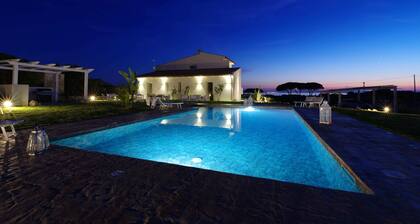 Bellimpiazza, private sea view villa with pool