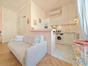 Living area - Viva Riviera Studio 5 Rue Florian (Cannes)
