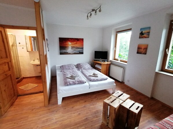 1 Schlafzimmer, Bügeleisen/Bügelbrett, Reisekinderbett, kostenloses WLAN