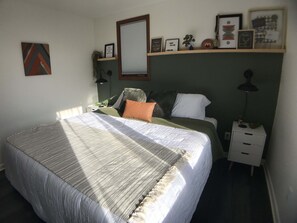 2 quartos, berço de viagem, Wi-Fi de cortesia, roupa de cama