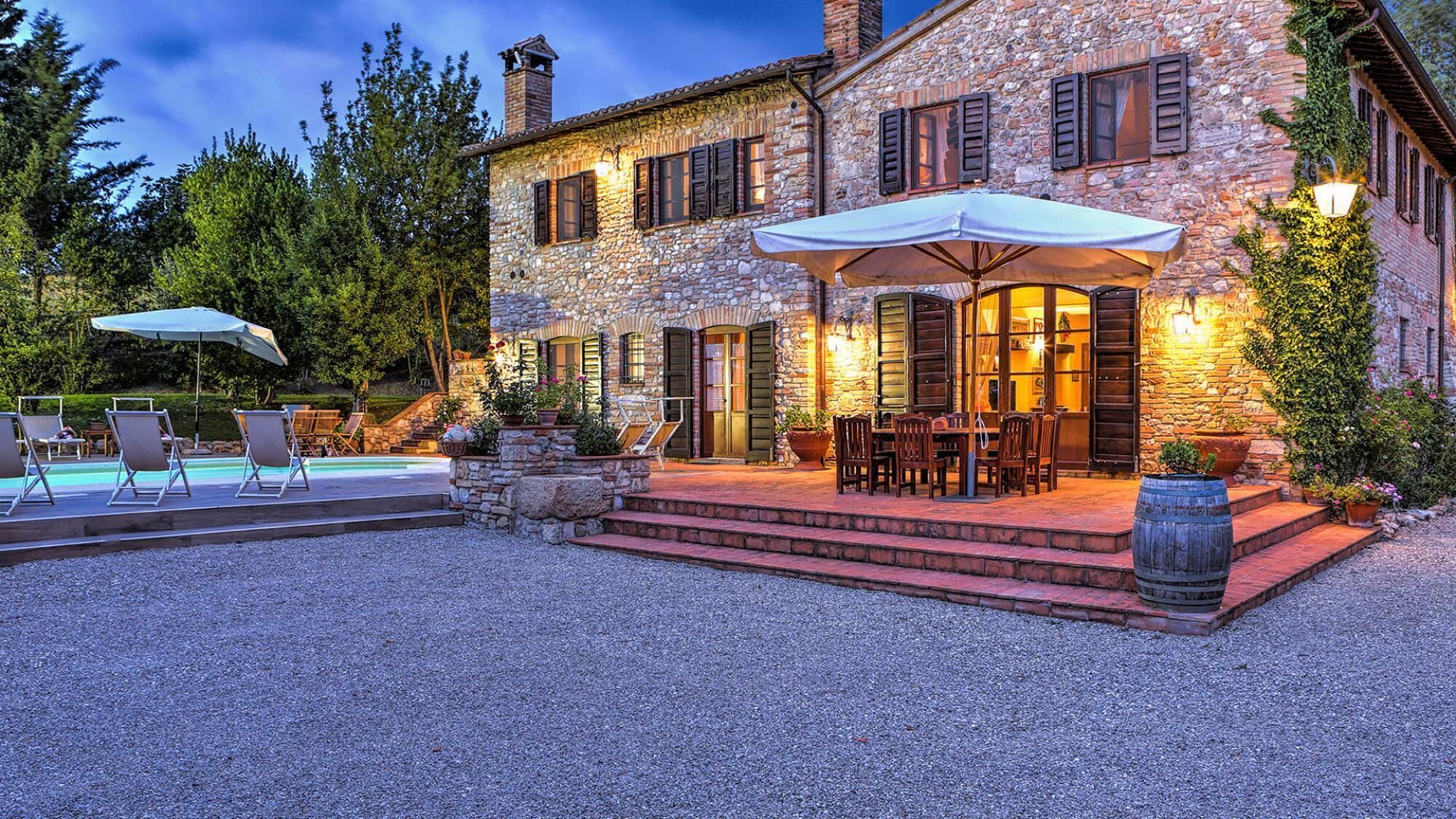 8 bedrooms, iron/ironing board, free WiFi, bed sheets