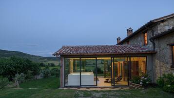 5 bedrooms
