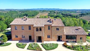 8 bedrooms - La Fonte Di Santa Regina 16 (Siena)