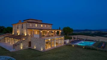 Villa | 9 Schlafzimmer