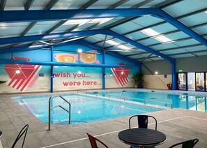 Chalet | Pool - Spacious 2 bed Holiday Home Entertainment on Site (New Romney)