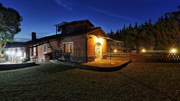 Villa | 4 bedrooms, WiFi