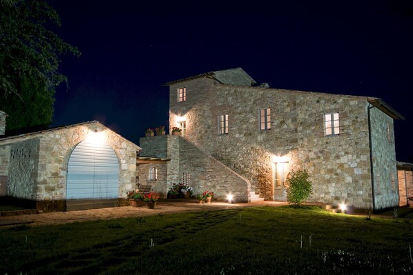 Villa | 4 bedrooms, WiFi