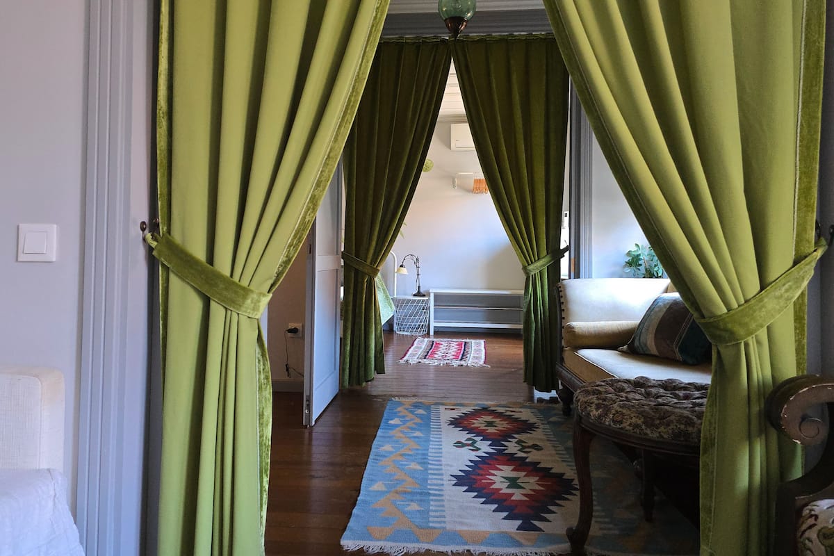 Green Olive Suite | Iron/ironing board (on request), WiFi (free), individually decorated