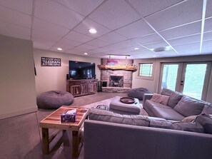 Smart TV, fireplace, ping pong
