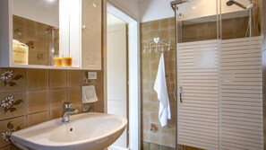 6 bedrooms, iron/ironing board - La Villa Dina 12 in Modigliana (Modigliana)